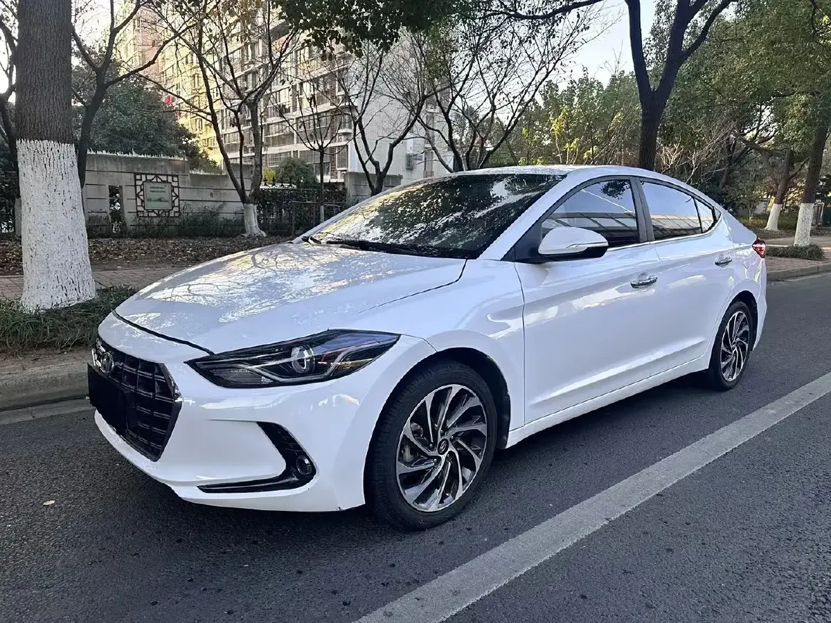 2019 Hyundai Elantra 1.5L 115HP L4 CVT