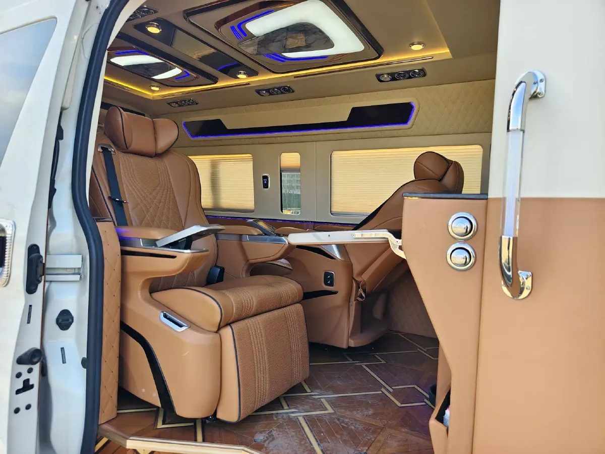 2011 Toyota Hiace 2.7L 154HP L4 5MT,autocango,china used car exporter,china ev exporter,chinese used car exporter,chinese used ev exporter