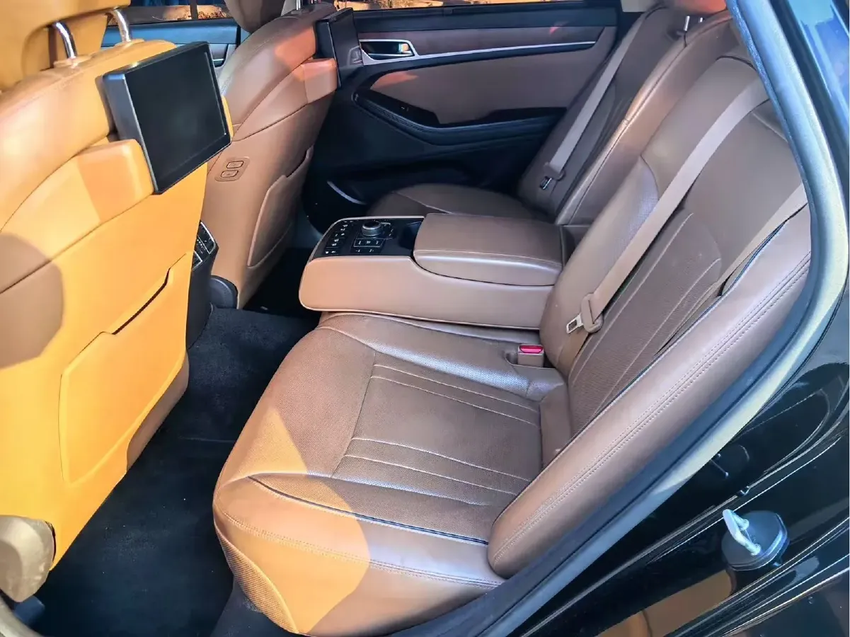 2015 Hyundai Cenesis 3.3L 282HP V6 8AT,autocango,china used car exporter,china ev exporter,chinese used car exporter,chinese used ev exporter