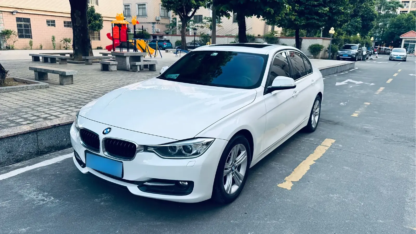 2015 BMW 3 Series 1.6T 136HP L4 8AT