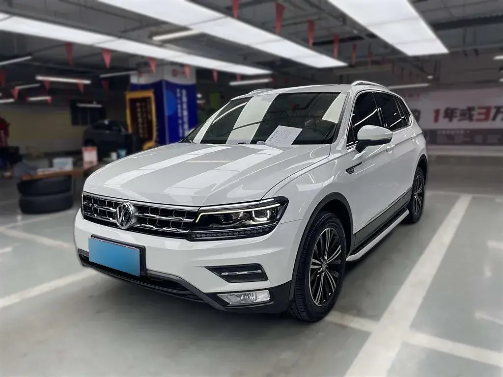 2018 Volkswagen Tiguan L 2.0T 220HP L4 7DCT
