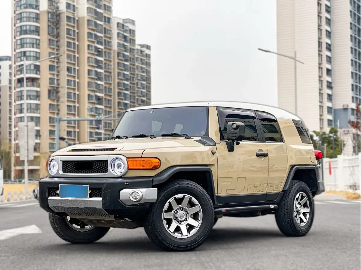2013 Toyota FJ Cruiser 4.0L 272HP V6 5AT