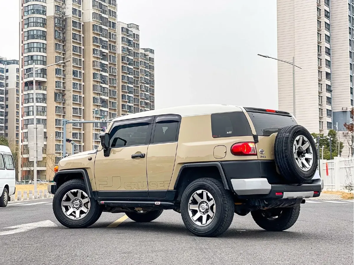 2013 Toyota FJ Cruiser 4.0L 272HP V6 5AT,autocango,china used car exporter,china ev exporter,chinese used car exporter,chinese used ev exporter