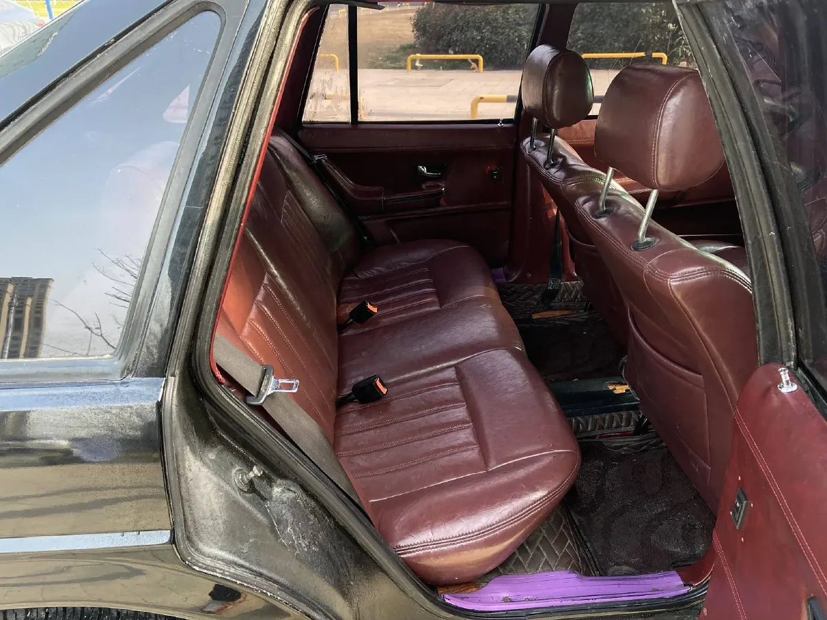 2004 Volkswagen Santana Classic 1.6L 87HP L4 5MT,autocango,china used car exporter,china ev exporter,chinese used car exporter,chinese used ev exporter