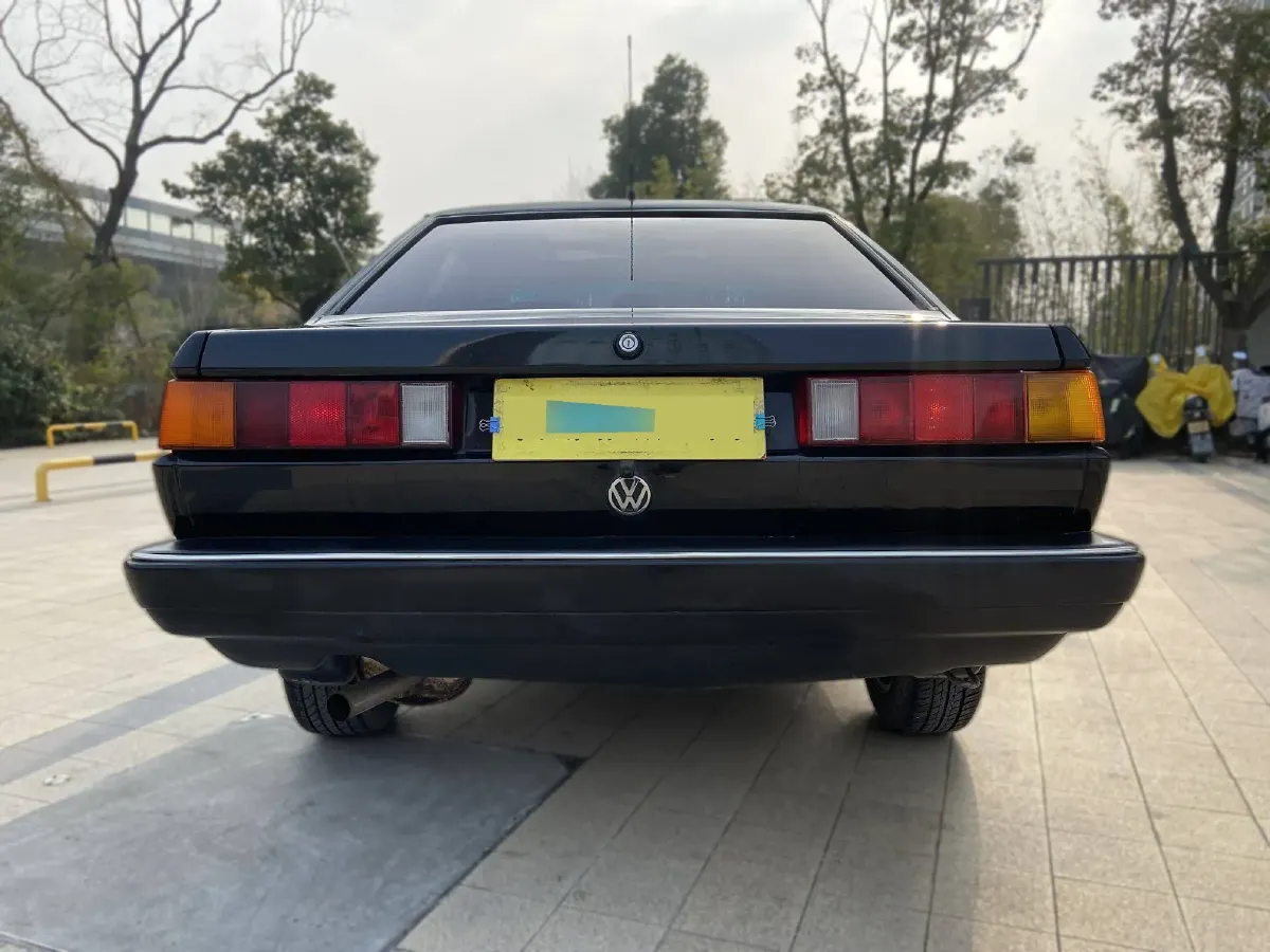 2004 Volkswagen Santana Classic 1.6L 87HP L4 5MT,autocango,china used car exporter,china ev exporter,chinese used car exporter,chinese used ev exporter