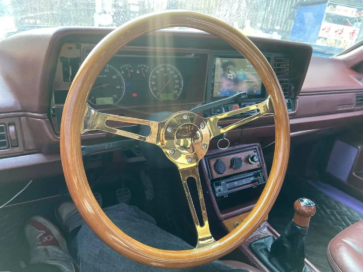 2004 Volkswagen Santana Classic 1.6L 87HP L4 5MT,autocango,china used car exporter,china ev exporter,chinese used car exporter,chinese used ev exporter