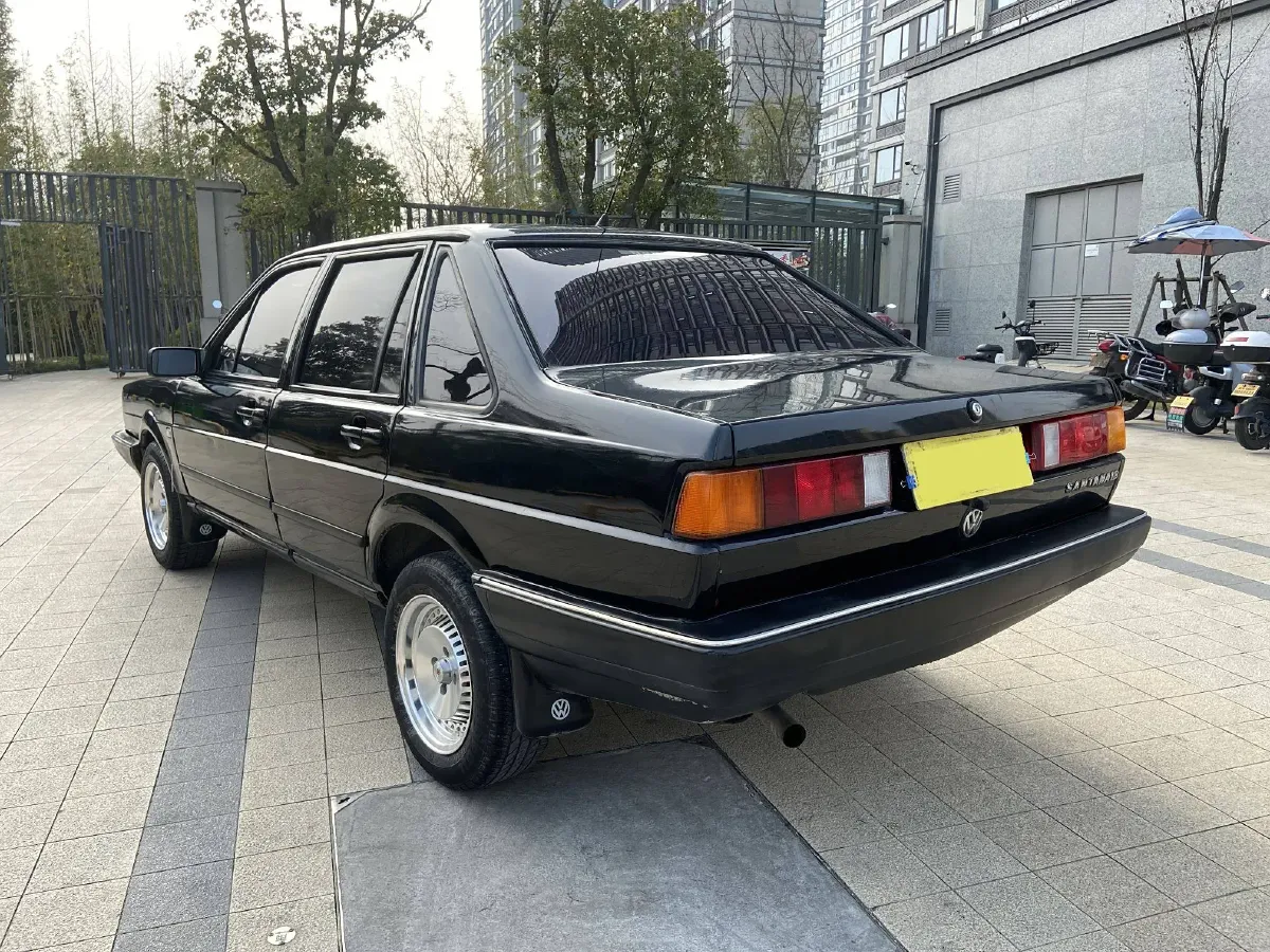 2004 Volkswagen Santana Classic 1.6L 87HP L4 5MT,autocango,china used car exporter,china ev exporter,chinese used car exporter,chinese used ev exporter