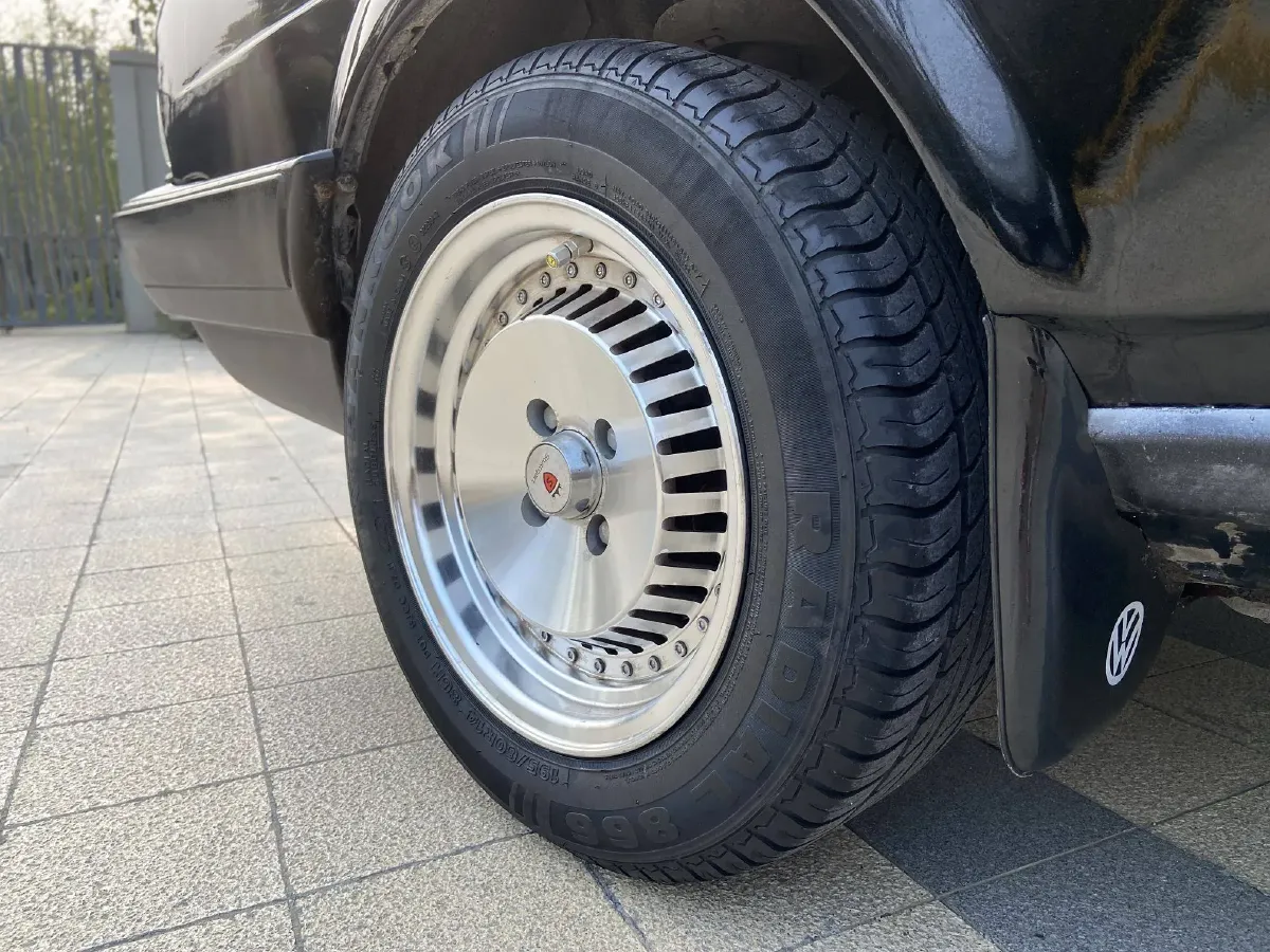 2004 Volkswagen Santana Classic 1.6L 87HP L4 5MT,autocango,china used car exporter,china ev exporter,chinese used car exporter,chinese used ev exporter