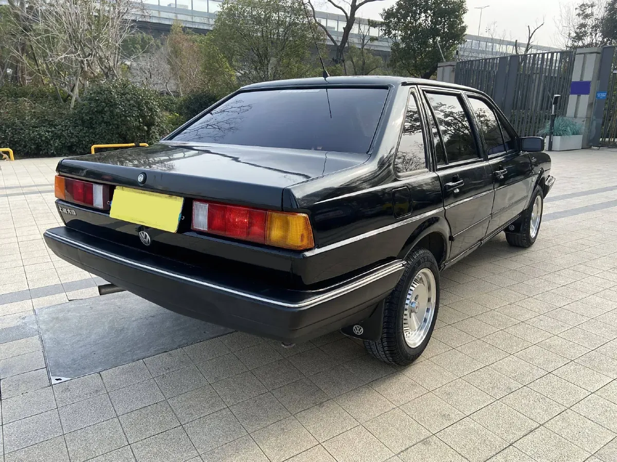 2004 Volkswagen Santana Classic 1.6L 87HP L4 5MT,autocango,china used car exporter,china ev exporter,chinese used car exporter,chinese used ev exporter