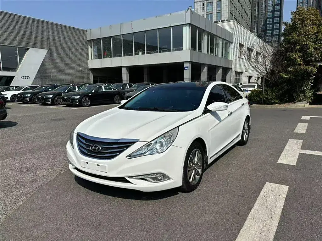 2014 Hyundai Sonata 2.4L 180HP L4 6AT