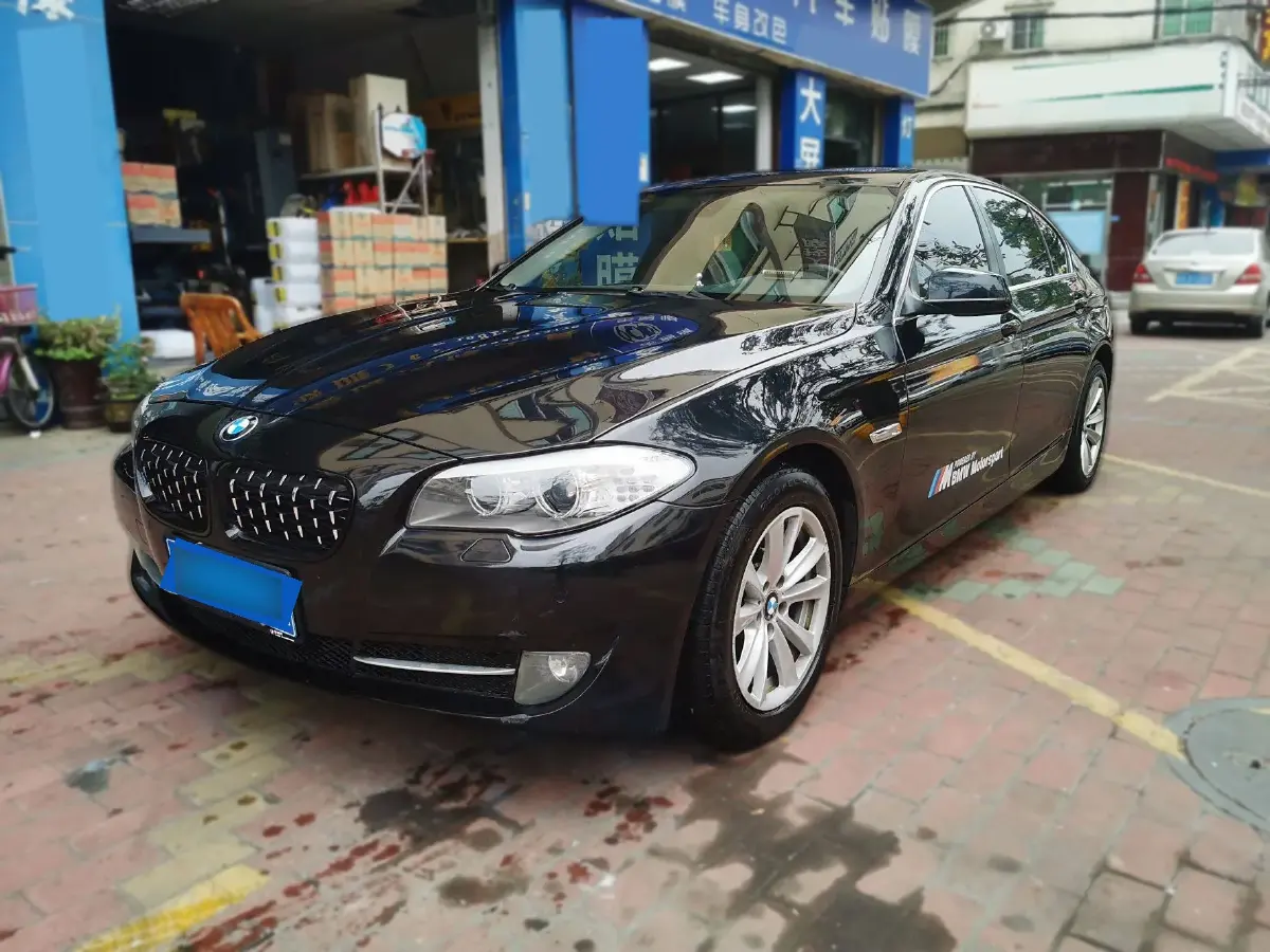 2011 BMW 5 Series 2.5L 204HP L6 8AT