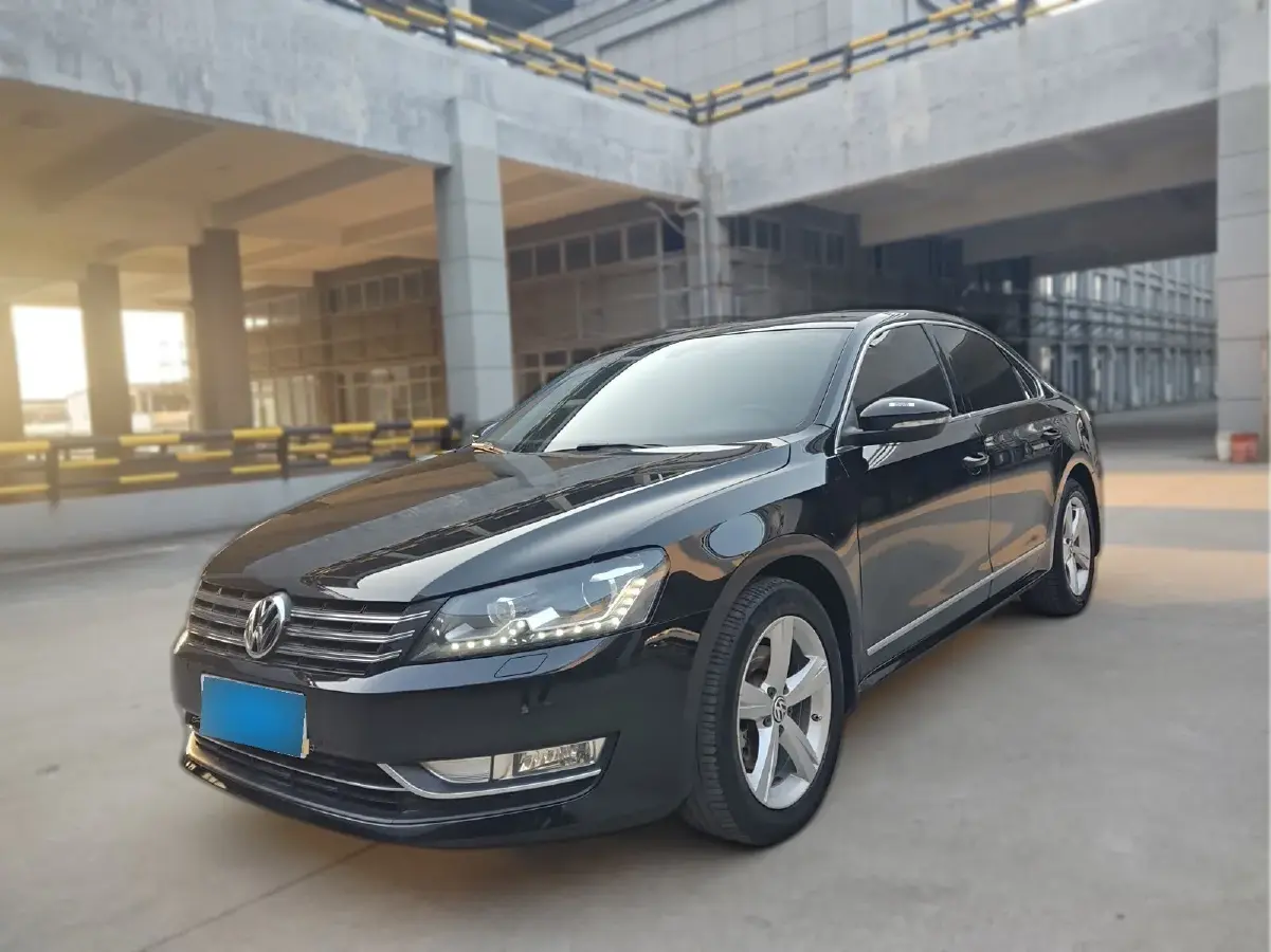 2014 Volkswagen Passat 1.8T 160HP L4 7DCT