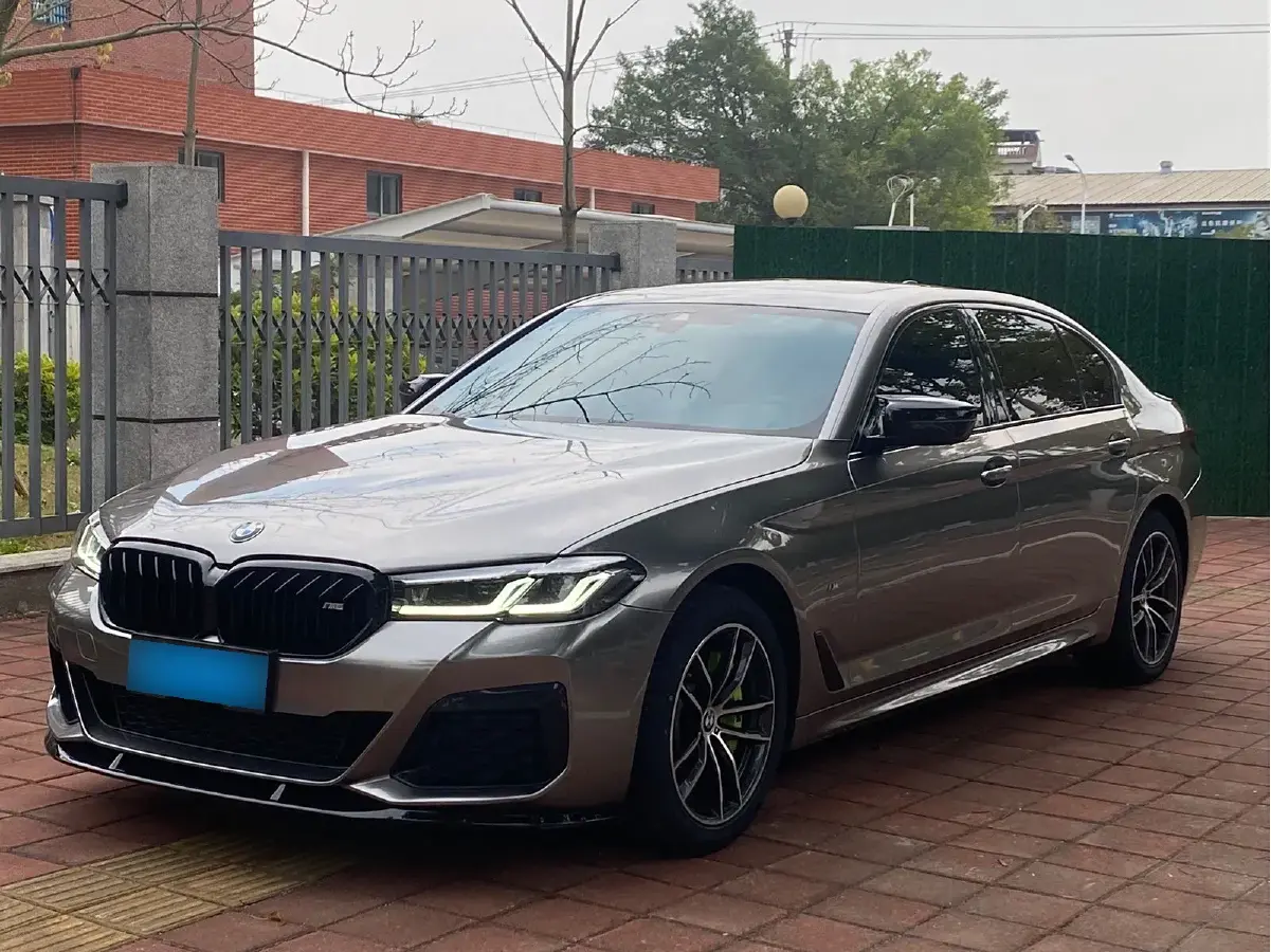 2021 BMW 5 Series 2.0T 184HP L4 8AT