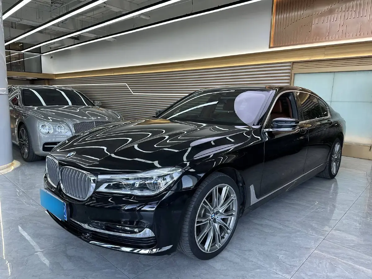2018 BMW 7 Series 3.0T 326HP L6 8AT