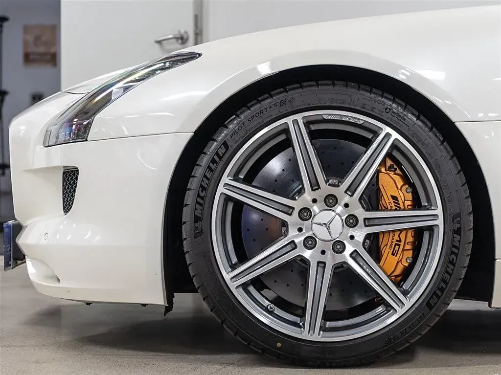 2011 Mercedes-Benz SLS AMG 6.2L 571HP V8 7DCT,autocango,china used car exporter,china ev exporter,chinese used car exporter,chinese used ev exporter