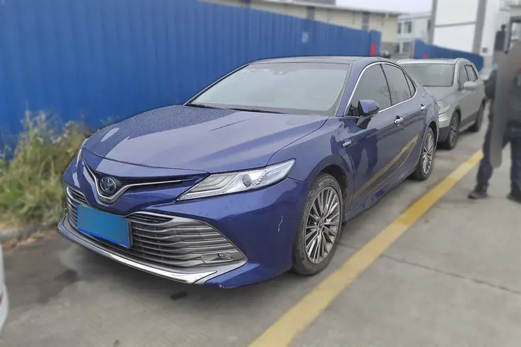 2018 Toyota Camry 2.5L 178HP L4 E-CVT Hybrid