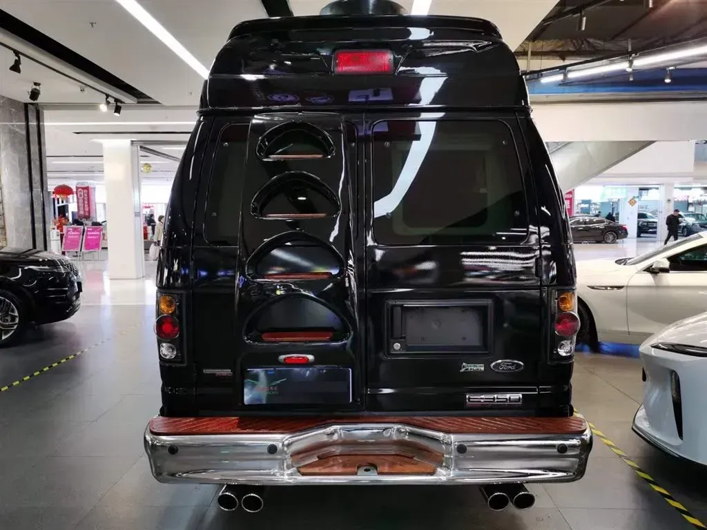 2011 Ford E350 5.4L 258HP V8 5AT,autocango,china used car exporter,china ev exporter,chinese used car exporter,chinese used ev exporter