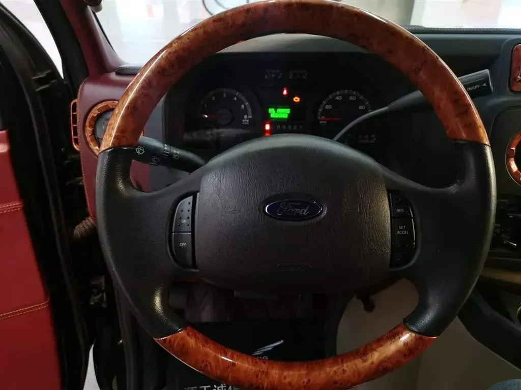 2011 Ford E350 5.4L 258HP V8 5AT,autocango,china used car exporter,china ev exporter,chinese used car exporter,chinese used ev exporter