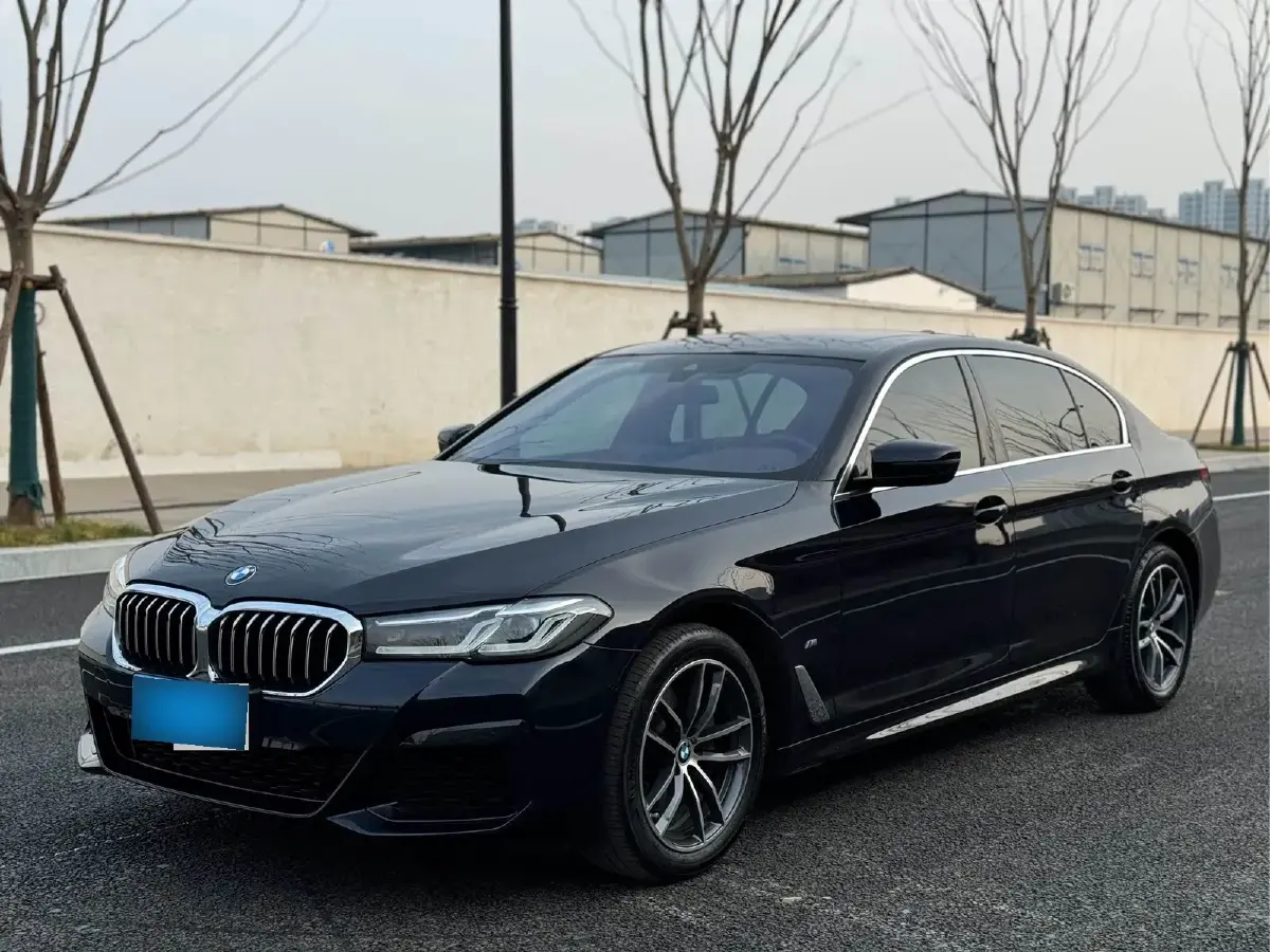 2022 BMW 5 Series 2.0T 184HP L4 8AT