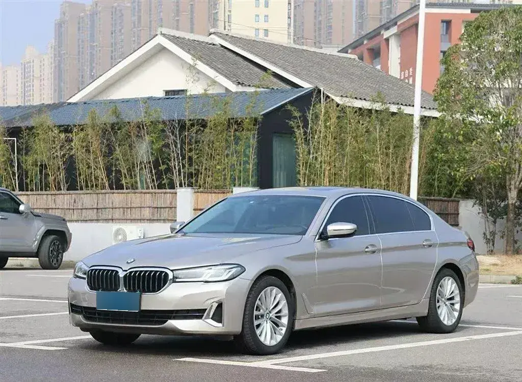 2021 BMW 5 Series 2.0T 184HP L4 8AT