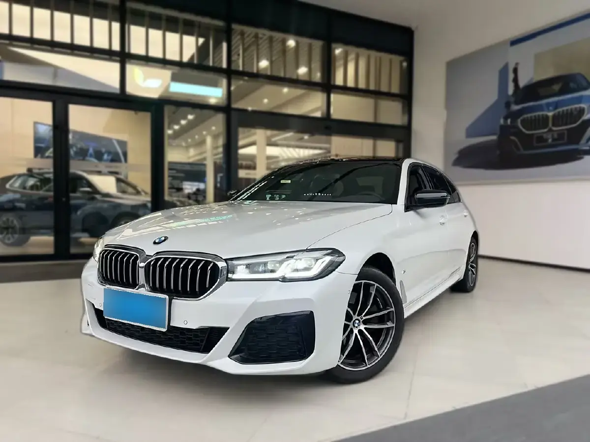 2022 BMW 5 Series 2.0T 184HP L4 8AT