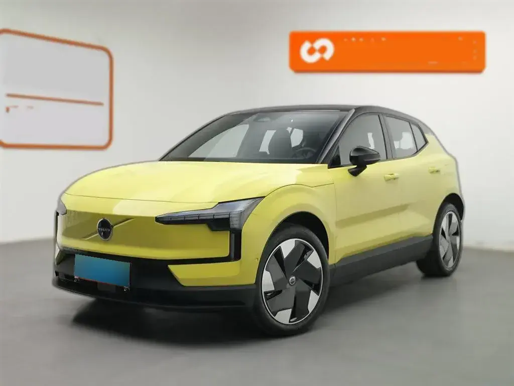 2025 Volvo EX30 BEV 66KWH