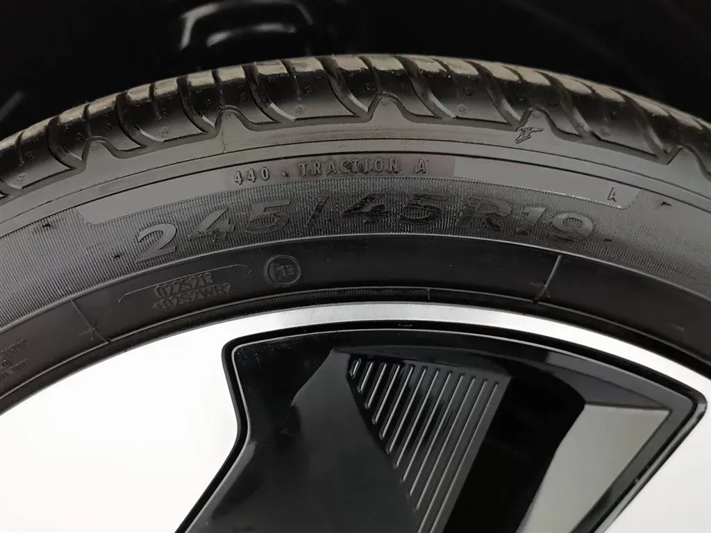 2025 Volvo EX30 BEV 66KWH,autocango,china used car exporter,china ev exporter,chinese used car exporter,chinese used ev exporter