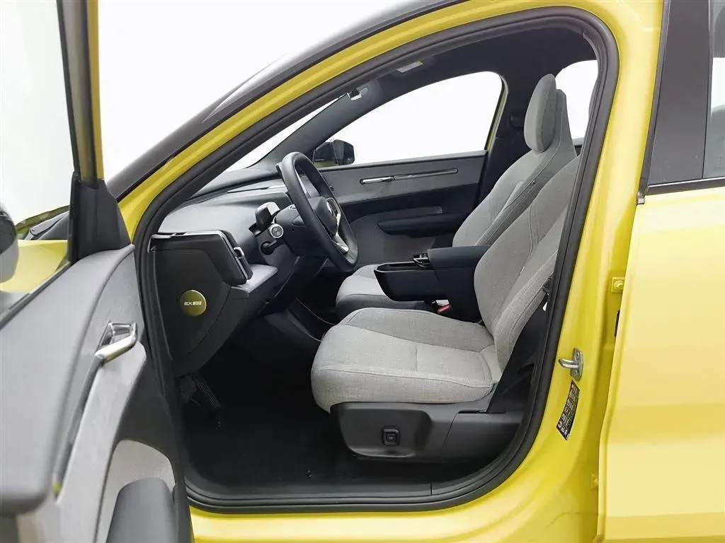 2025 Volvo EX30 BEV 66KWH,autocango,china used car exporter,china ev exporter,chinese used car exporter,chinese used ev exporter