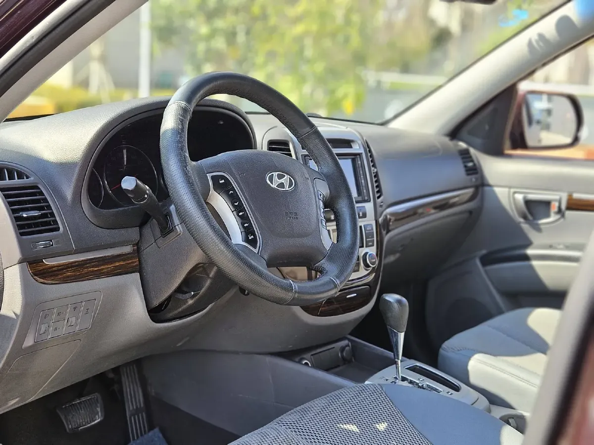 2010 Hyundai Santafe Classic 2.4L 174HP L4 6AT,autocango,china used car exporter,china ev exporter,chinese used car exporter,chinese used ev exporter