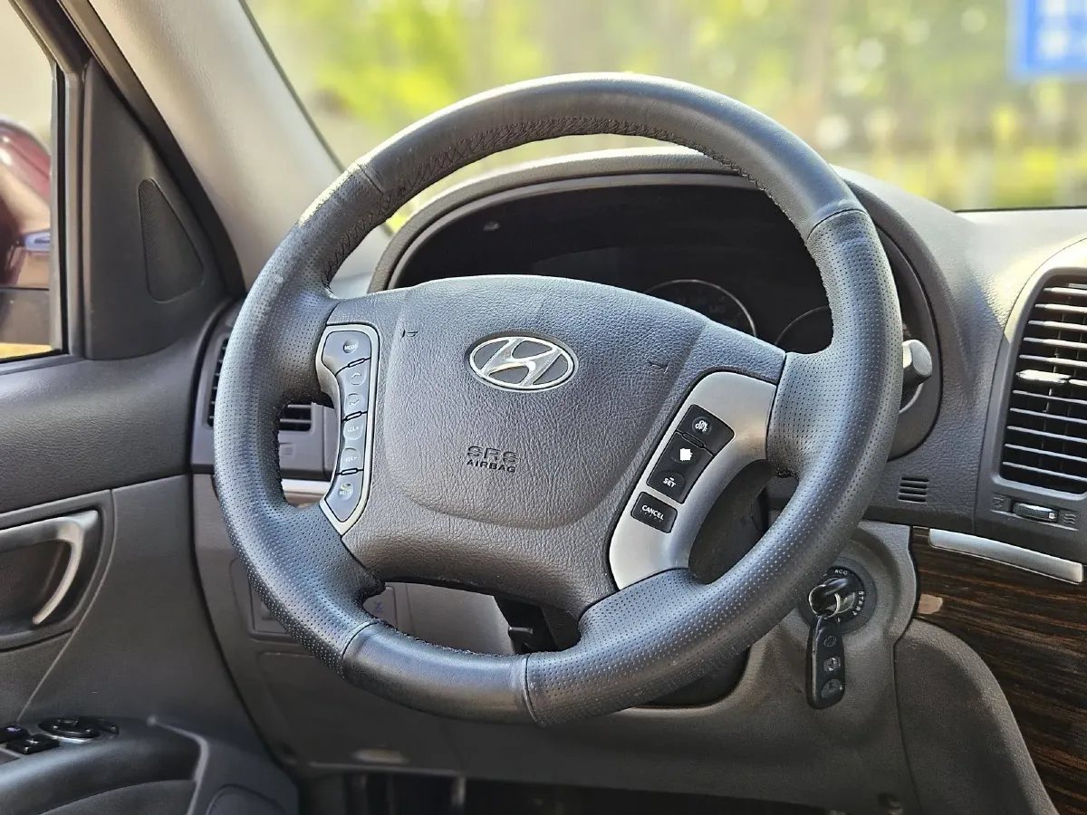 2010 Hyundai Santafe Classic 2.4L 174HP L4 6AT,autocango,china used car exporter,china ev exporter,chinese used car exporter,chinese used ev exporter