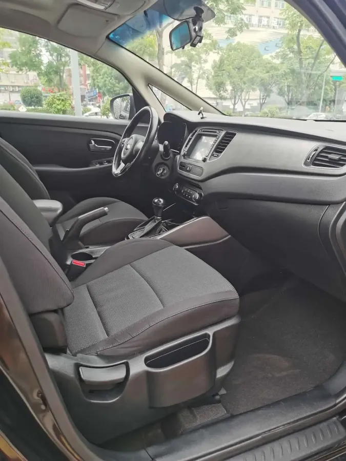 2013 Kia Carens 2.0L 152HP L4 6AT,autocango,china used car exporter,china ev exporter,chinese used car exporter,chinese used ev exporter