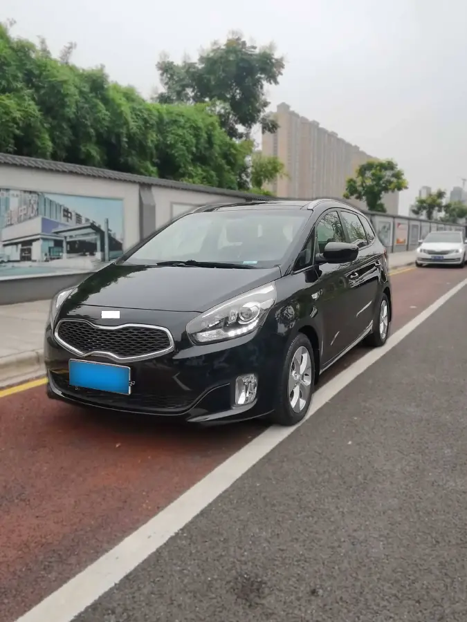 2013 Kia Carens 2.0L 152HP L4 6AT