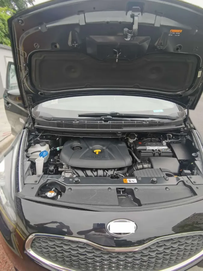 2013 Kia Carens 2.0L 152HP L4 6AT,autocango,china used car exporter,china ev exporter,chinese used car exporter,chinese used ev exporter