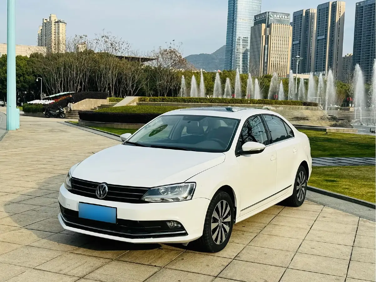 2018 Volkswagen Sagitar 1.4T 150HP L4 7DCT