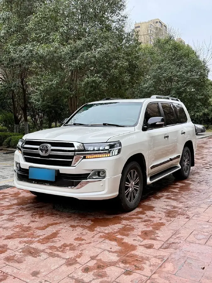 2015 Toyota Land Cruiser 4.6L 310HP V8 6AT