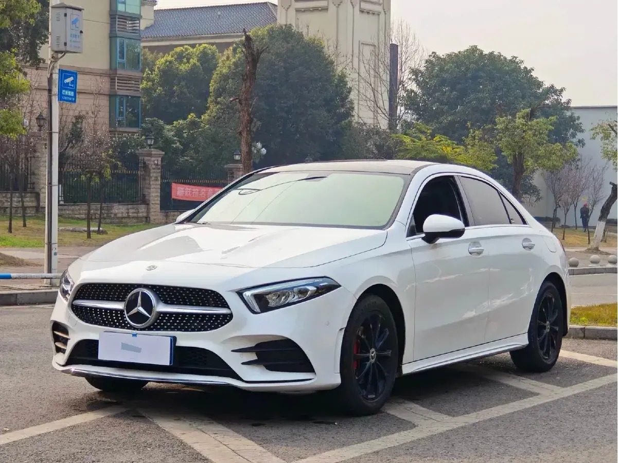 2022 Mercedes-Benz A Class 1.3T 163HP L4 7DCT