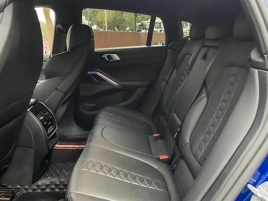 2020 BMW X6 M 4.4T 600HP V8 8AT,autocango,china used car exporter,china ev exporter,chinese used car exporter,chinese used ev exporter