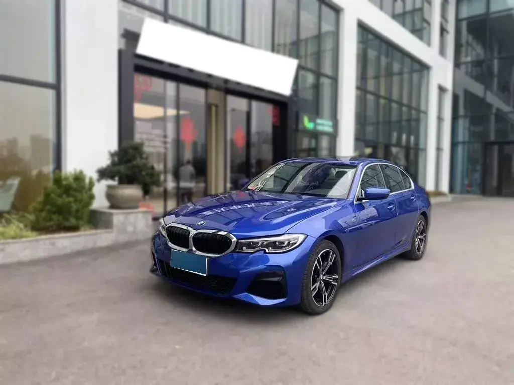 2022 BMW 3 Series 2.0T 184HP L4 8AT