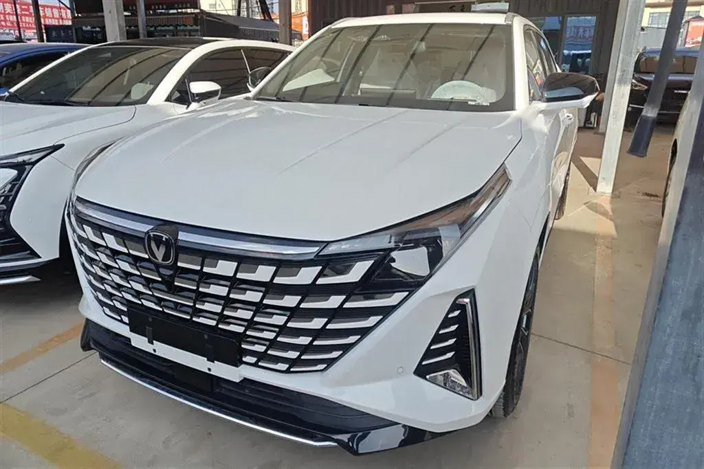 2025 ChangAn UNI-Z 1.5T 188HP L4 7DCT