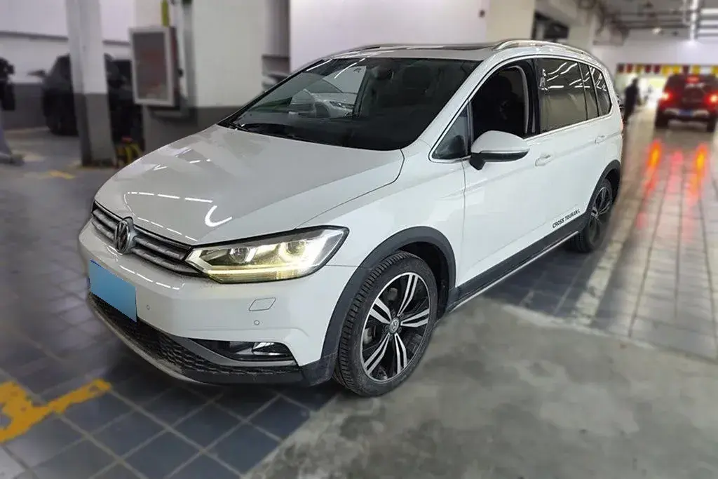 2018 Volkswagen Touran 1.4T 150HP L4 7DCT