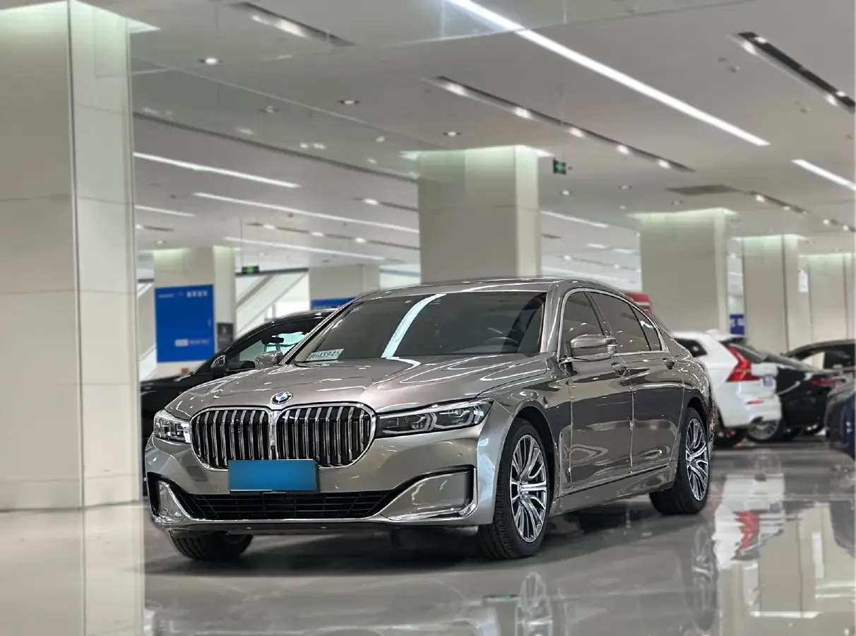 2019 BMW 7 Series 2.0T 265HP L4 8AT