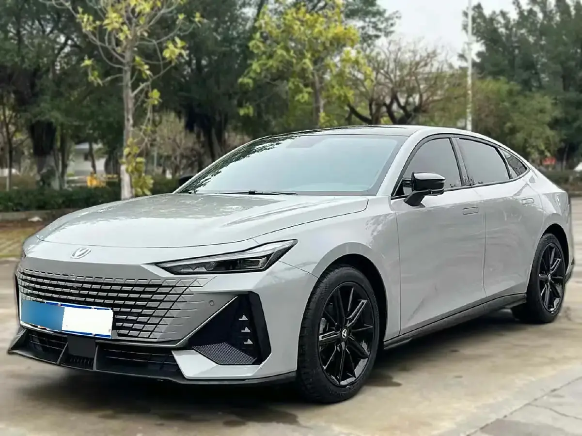 2022 ChangAn UNI-V 1.5T 188HP L4 7DCT