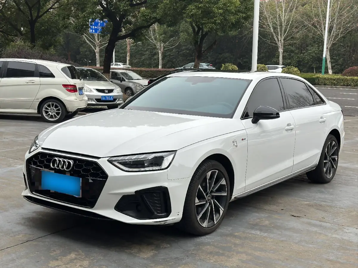 2024 Audi A4L 2.0T 190HP L4 7DCT