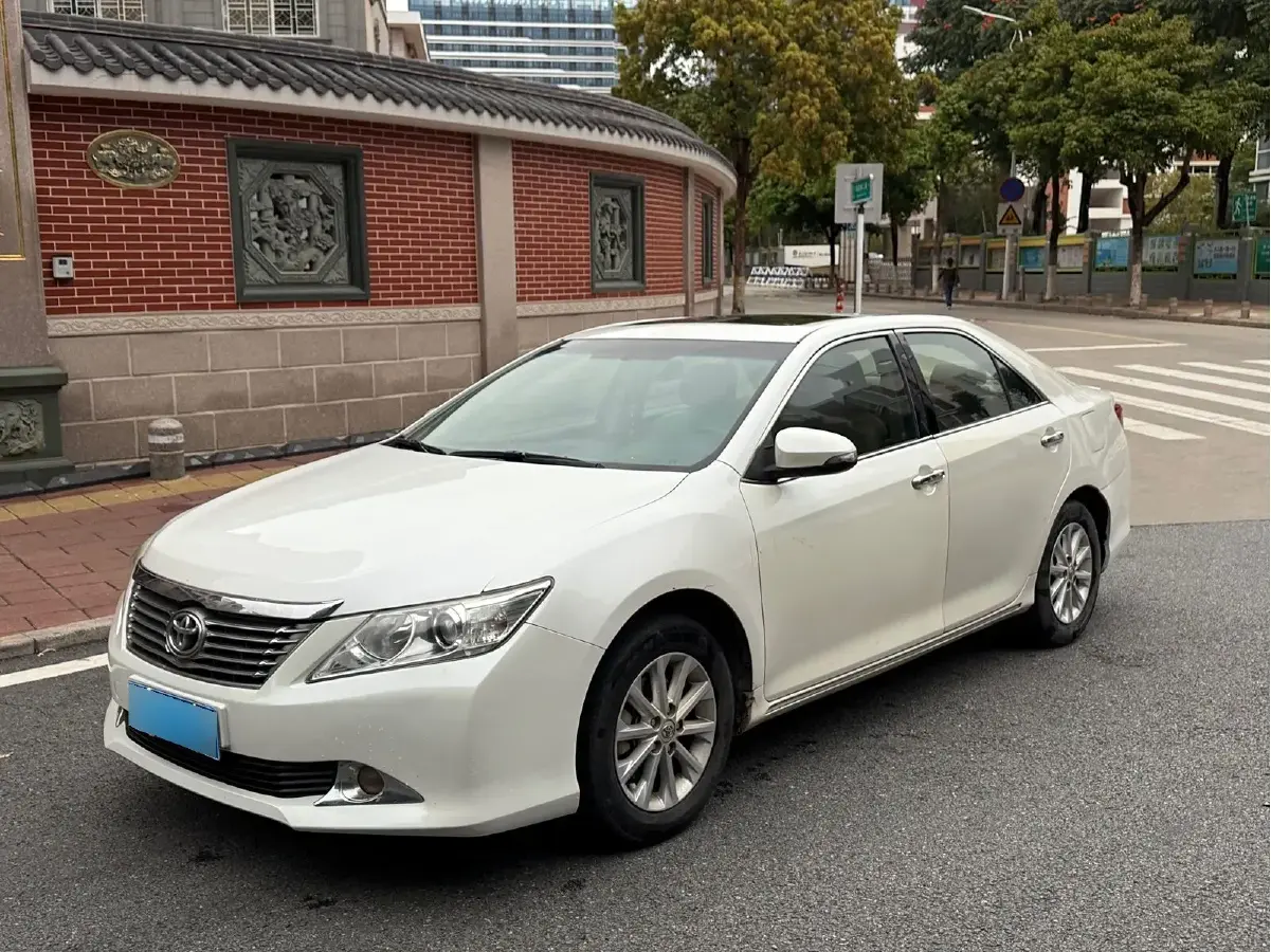 2013 Toyota Camry 2.0L 148HP L4 4AT