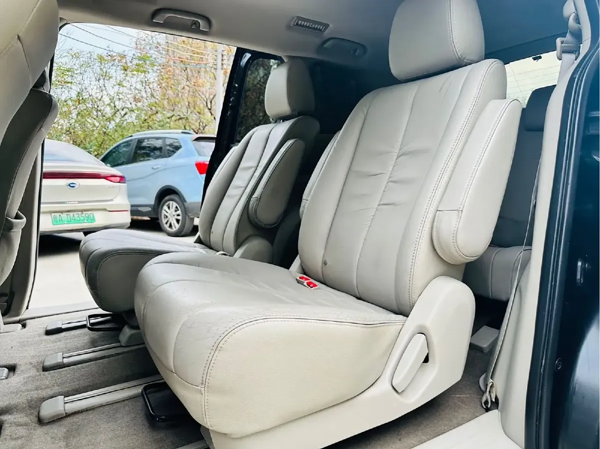 2013 Mazda 8 2.5L 163HP L4 5AT,autocango,china used car exporter,china ev exporter,chinese used car exporter,chinese used ev exporter