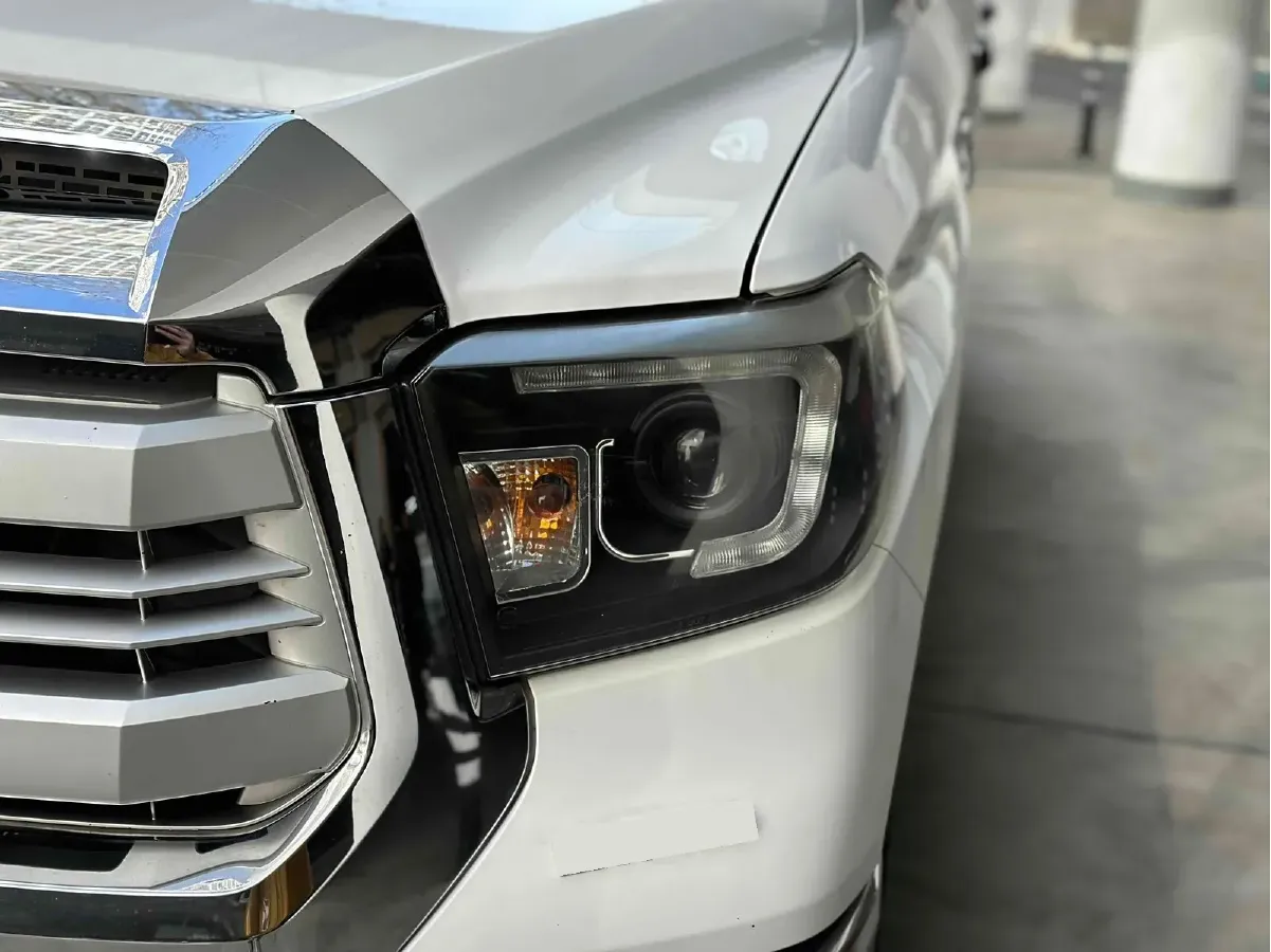 2014 Toyota Tundra 5.7L 386HP V8 6AT,autocango,china used car exporter,china ev exporter,chinese used car exporter,chinese used ev exporter