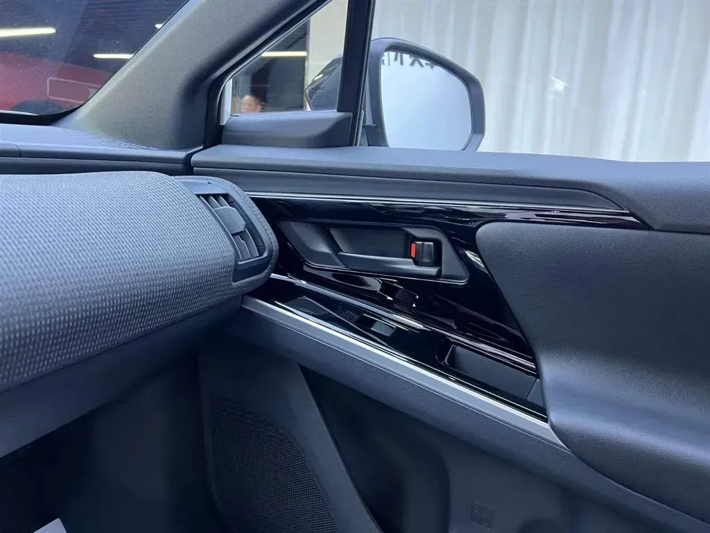 2024 Toyota BZ4X BEV 66.7KWH,autocango,china used car exporter,china ev exporter,chinese used car exporter,chinese used ev exporter