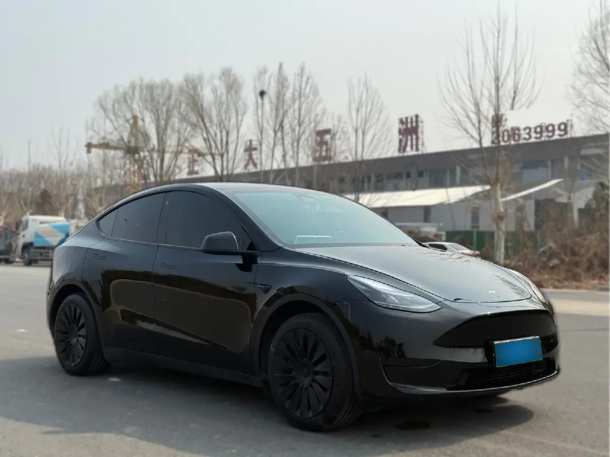 2023 Tesla Model Y BEV 60KWH