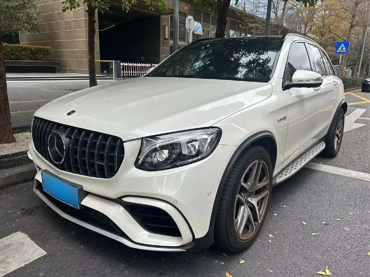2020 Mercedes-Benz GLC AMG 4.0T 476HP V8 9AT