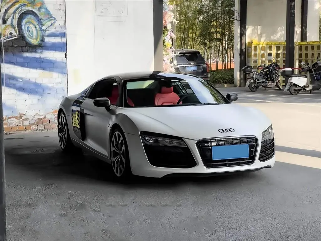 2014 Audi R8 4.2L 430HP V8 7DCT,autocango,china used car exporter,china ev exporter,chinese used car exporter,chinese used ev exporter